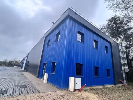 a vendre ou à louer à proximité de bourg en bresse  210 m2 d'activité ou de stockage
