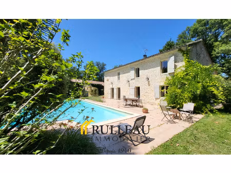 propriété de charme en pierre avec dépendance sur 3hectares