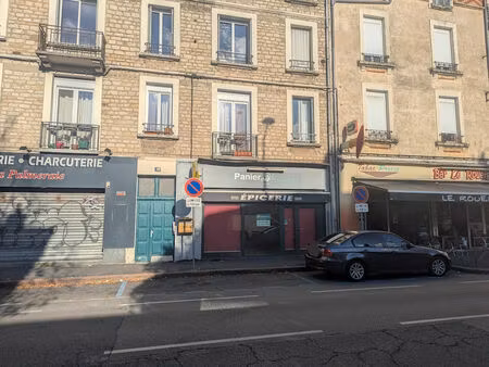 location commerce 2 pièces 56 m² à rodez (12000)