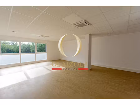 location locaux professionnels 1 pièce 50 m² à saint-jean-de-luz (64500)  1 250 €