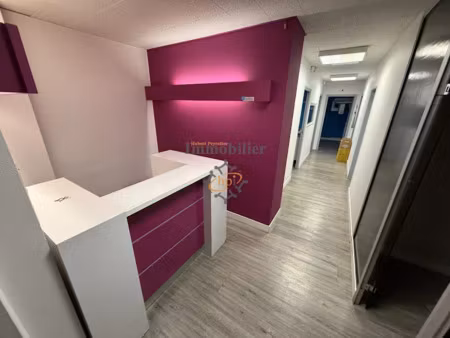 location locaux professionnels 88 m² à saint-affrique (12400)  1 147 €