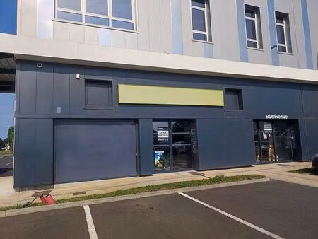 location commerce biard 600 m²