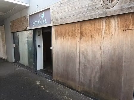 location commerce fecamp 155 m²