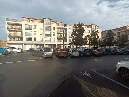 location commerce fecamp 492 m²