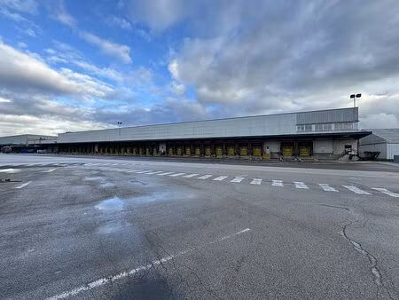 location entrepôt / local d'activités besancon 68 809 m²