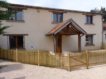 maison en copropriété avec jardinet et parking