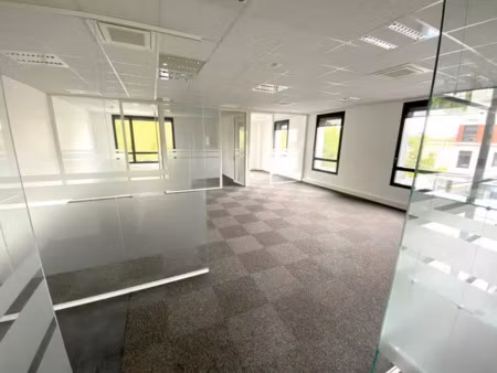 a louer - bureaux accès pmr