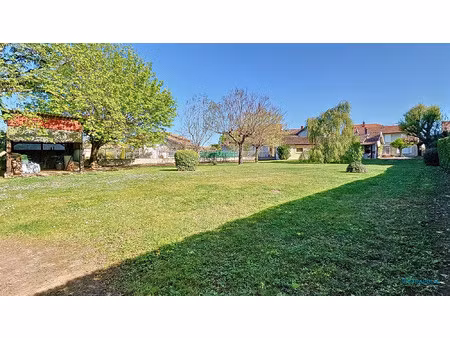 beaurepaire - maison t6 - 177m2 - terrain 2219m2 (zone u)