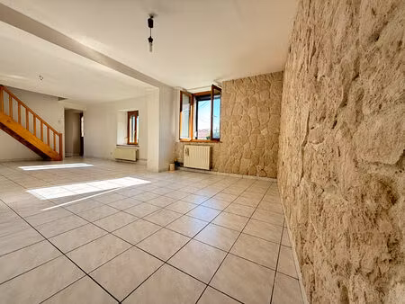 maison semi-individuelle 145 m²