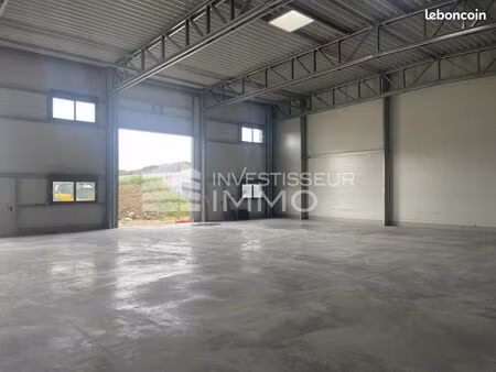 local d'activité 800 m²