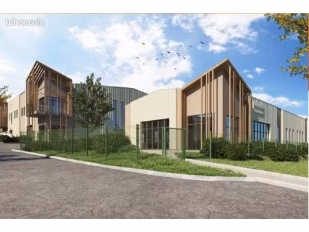 local d'activité 207 m²