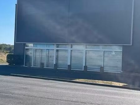 local commercial 853 m² saint-maur