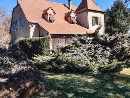 maison à vendre aux abords d'un village tous commerces secteur de gourdon