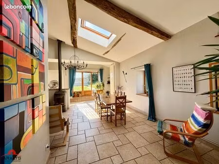 maison 7 pièces 255 m²