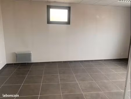 bureaux 67 m² andrezieux boutheon