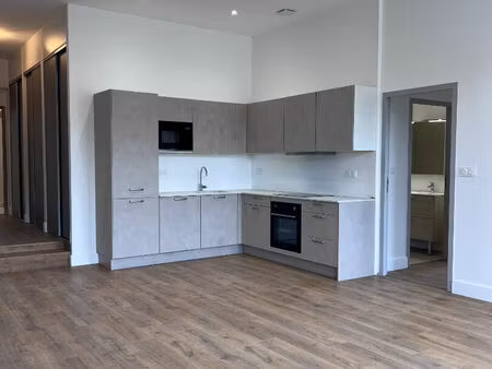 location appartement 4 pièces 81 m² à libourne (33500)