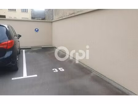 location stationnement  m² t- à brive-la-gaillarde  35 €