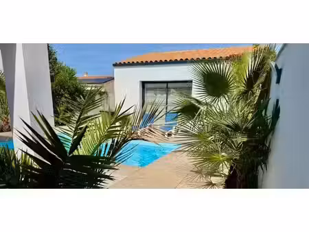 vente maison 4 pièces 137 m² à perigny (17180)  656 000 €