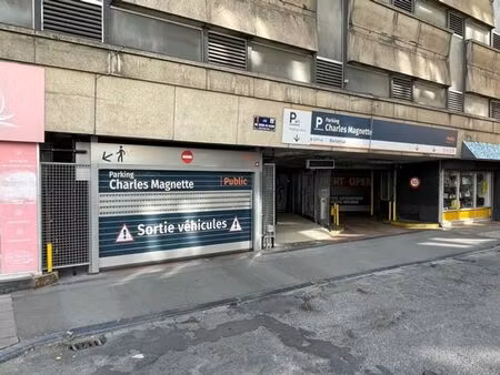 emplacements de parking au coeur de l'activité liégeoise
