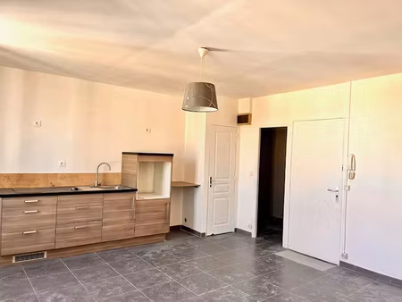 vente appartement 1 pièce 25.79 m² à pertuis (84120)  95 000 €