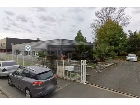 a louer bureaux 192.89m2 bordeaux rive droite