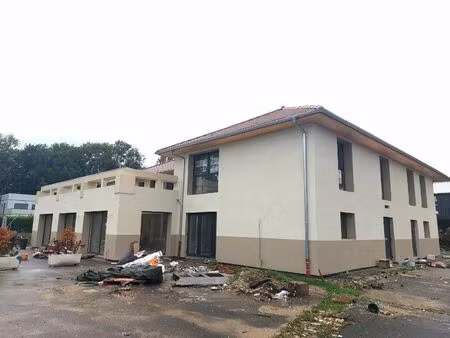 location commerce 305 m² à saint-genis-pouilly (01630)