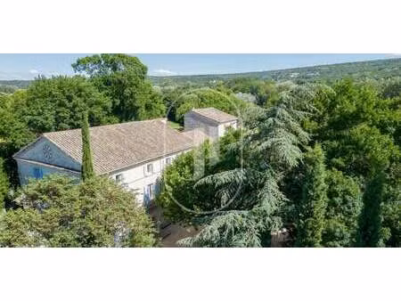 propriété avec piscine et jardin valaurie (26)