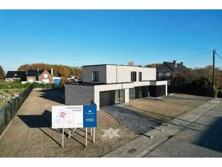 hedendaagse en ruime nieuwbouwwoning in machelen