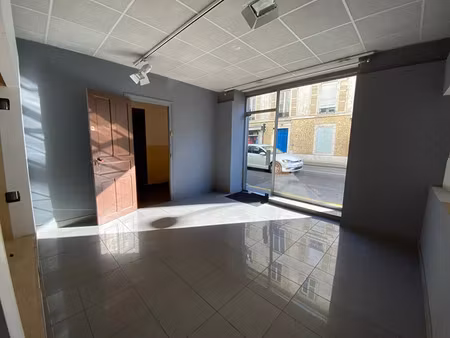 vente local commercial 4 pièces 110m2 pau 64000 - 110000 € - surface privée