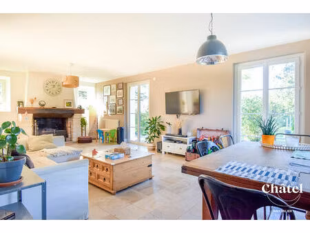 maison familiale 6 chambres sur sous sol total proche de senlis