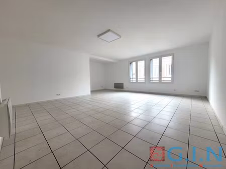 vente appartement 5 pièces 111 m² à fecamp (76400)  208 650 €