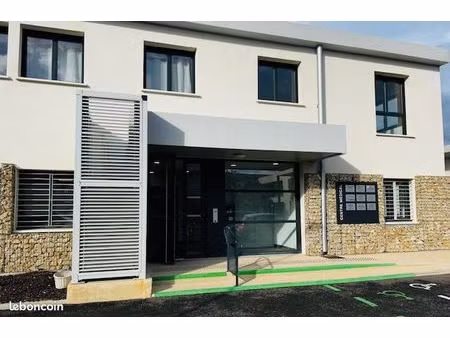 local 18 m² maillane