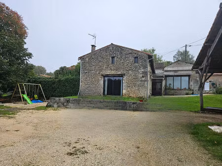 maison de village lizant 5 pièce(s) 158 m2