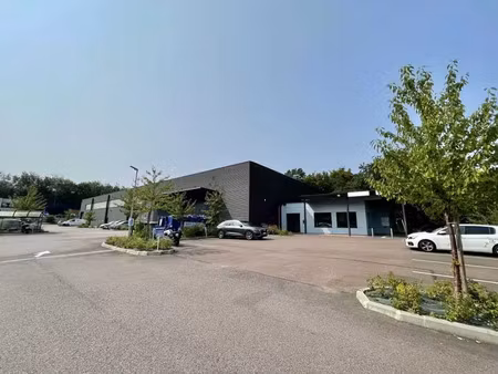 vente entrepôt saint etienne du rouvray 76800