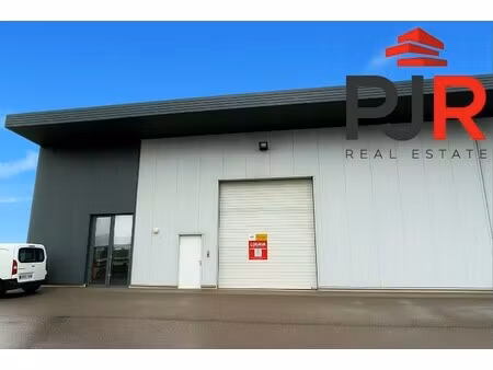 location local commercial