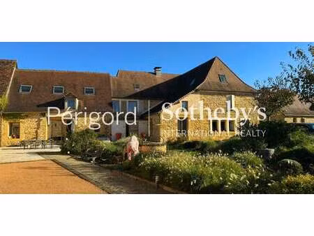 maison avec piscine et terrasse saint-jean-de-côle (24)