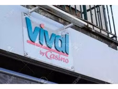 fonds de commerce de 170 m² à saint-barthelemy-de-vals