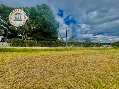 terrain constructible de 400m² entre berre et la fare les oliviers.