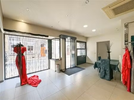 très belle surface commerciale