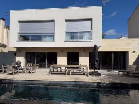 maison 8 pièce(s) 208 m2  bordeaux caudéran  5 chambres  grand garage  piscine