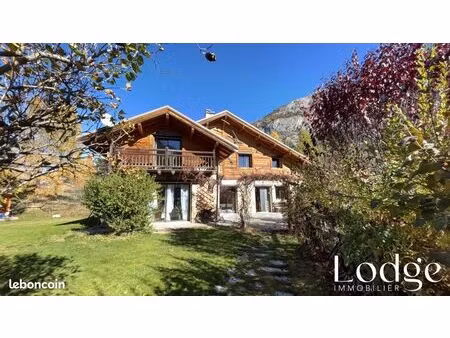 chalet 8 pièces 320 m²