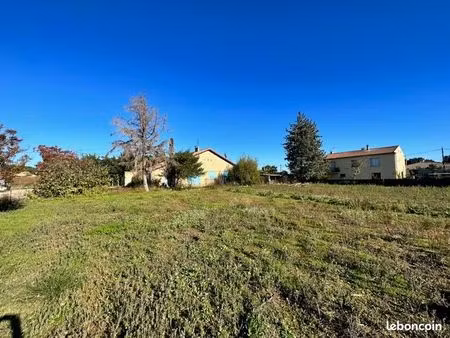 terrain 683 m² bezouce