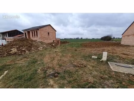 beau terrain à bâtir viabilisé à lupcourt