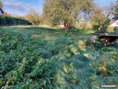 terrain 800 m² caours