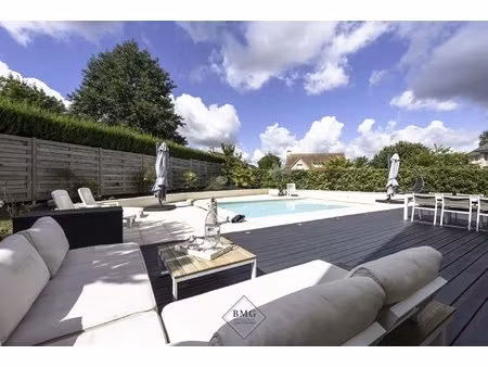 villa sur le golf à magny le hongre