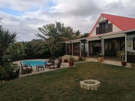 vente maison 5 pièces 180 m² la possession (97419)