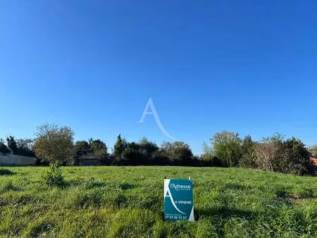 vente terrain à mouzeuil-saint-martin (85370) : à vendre / 1732m² mouzeuil-saint-martin