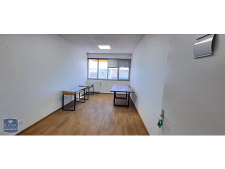 local commercial à louer 17 m² - pamiers (09) - 377€