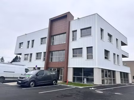 a vendre ou a louer  le v - bureaux