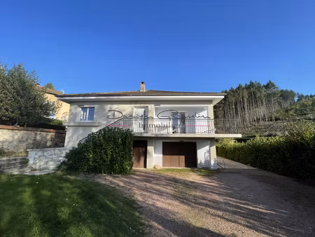 villa élevée sur sous-sol complet avec jardin